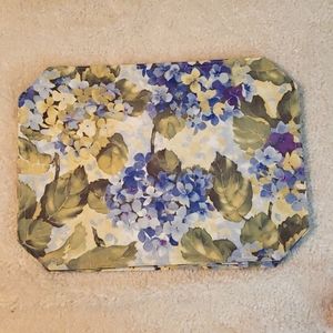 SET OF 6 PLACE MATS. HYDRANGEA BLOSSOMS & LEAVES.